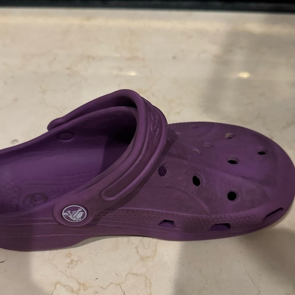 Kids Crocs, purple, size J2 - Picture 2 of 7